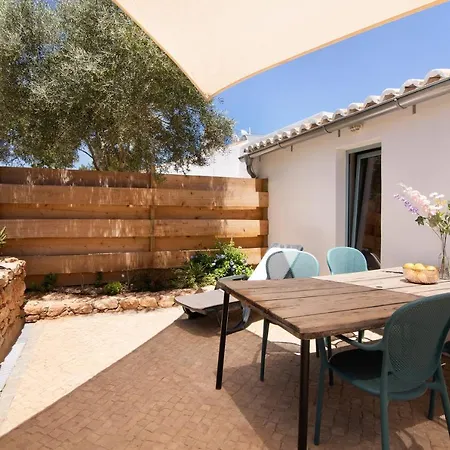 Casa Frango * 蒙卡拉帕乔